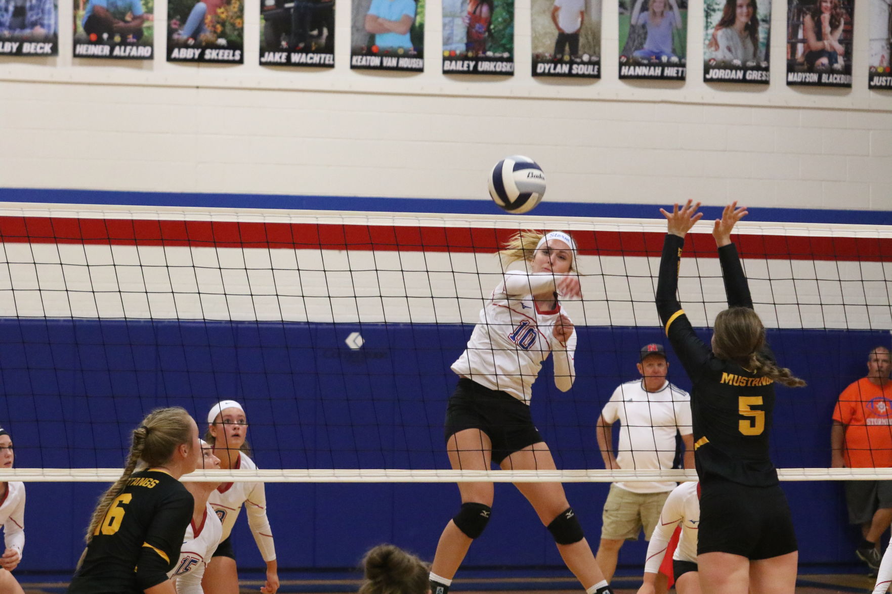 Volleyball (17).JPG
